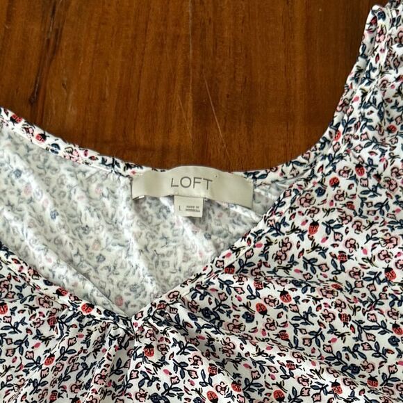 Loft butterfly sleeves perfect this flowy top with easy-going touch of romance. - Picture 15 of 15